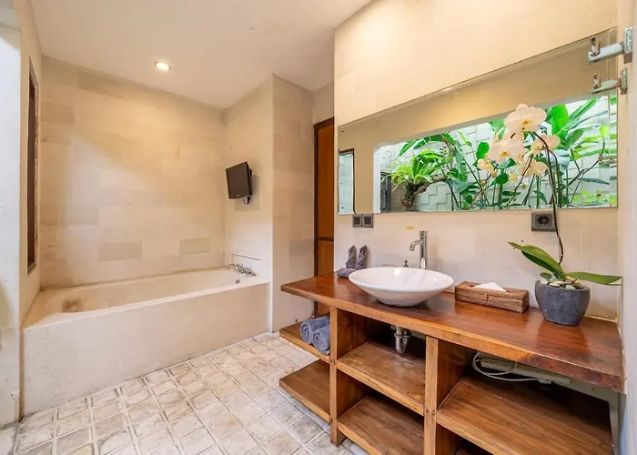 Villa Bettini Stylish 3br With Pool Near Bintang *