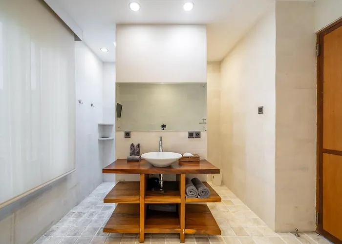 Bettini Stylish 3br With Pool Near Bintang
