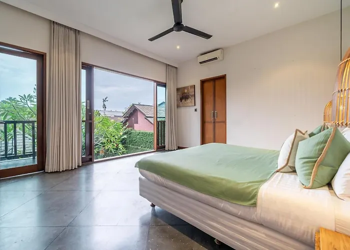 Bettini Stylish 3br With Pool Near Bintang Seminyak