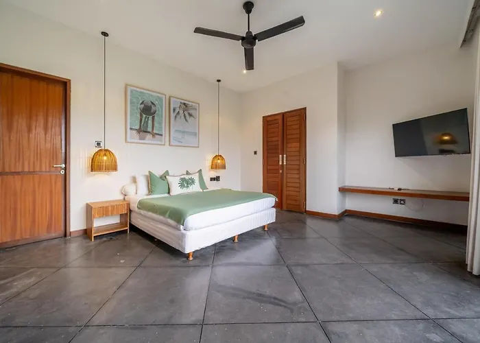 Bettini Stylish 3br With Pool Near Bintang Villa *