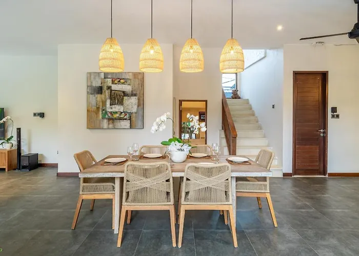 Villa Bettini Stylish 3br With Pool Near Bintang Seminyak