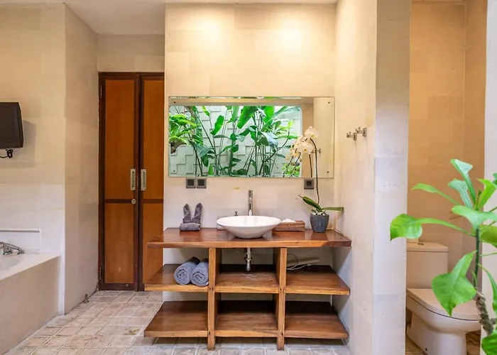 Bettini Stylish 3br With Pool Near Bintang Villa