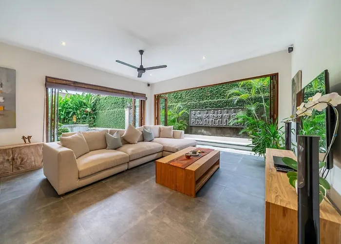 Villa Bettini Stylish 3br With Pool Near Bintang